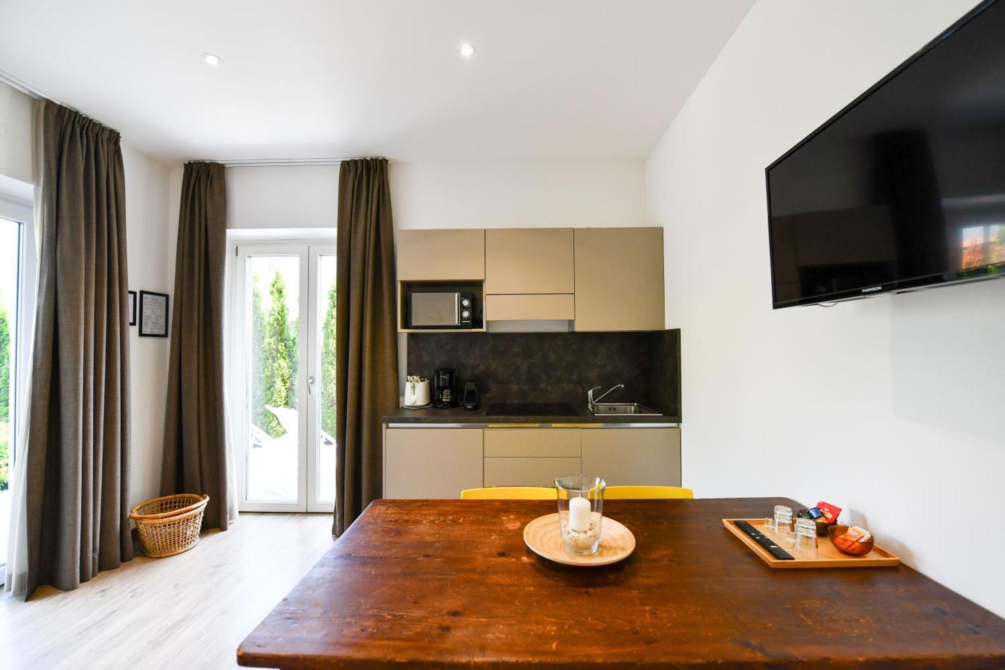 Regina E Oriente Apartment บาเวโน ภายนอก รูปภาพ